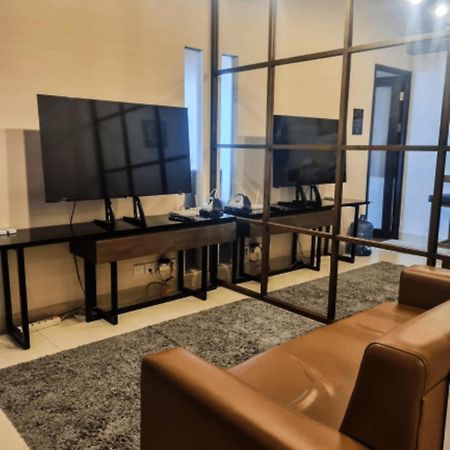 Apartemen Uttara The Icon Джокьякарта Экстерьер фото